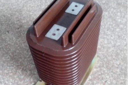 如何区分电压互感器和电流互感器？